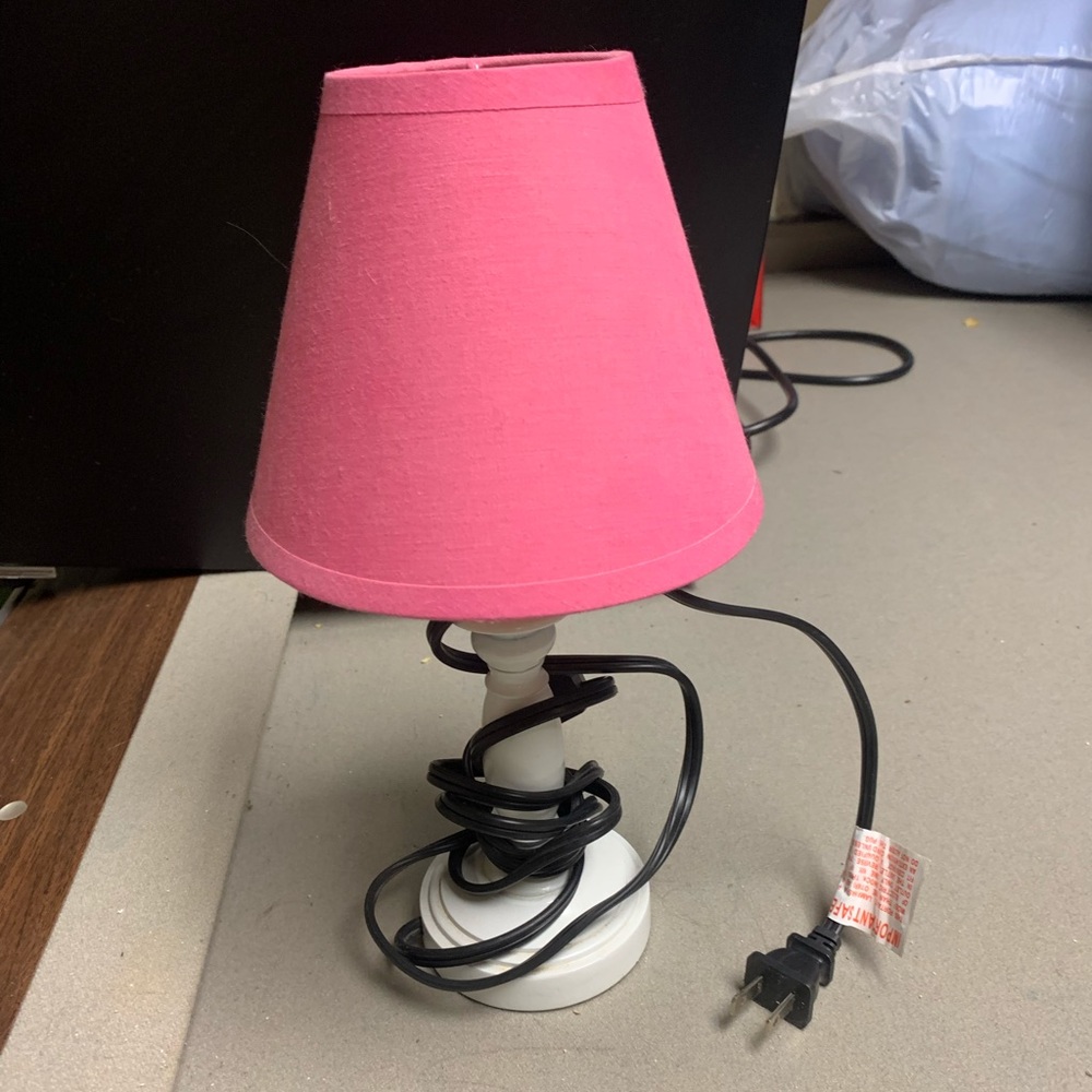 Mini pink desk lamp